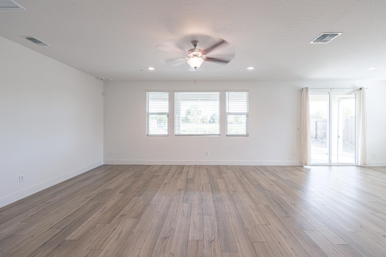 13160 Ridgewood Way Chowchilla, CA 93610 - Photo 12 of 48 Gallery Image 12