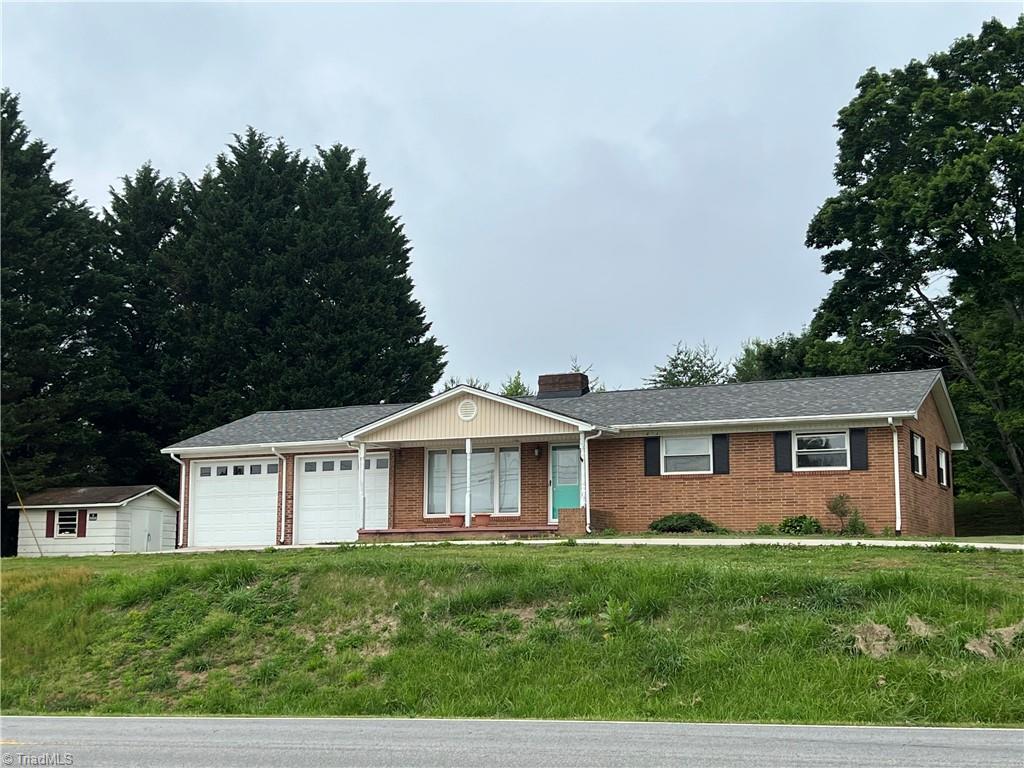 2476 Red Brush Road Mount Airy, NC 27030 - Photo 2 of 29 Gallery Image 2