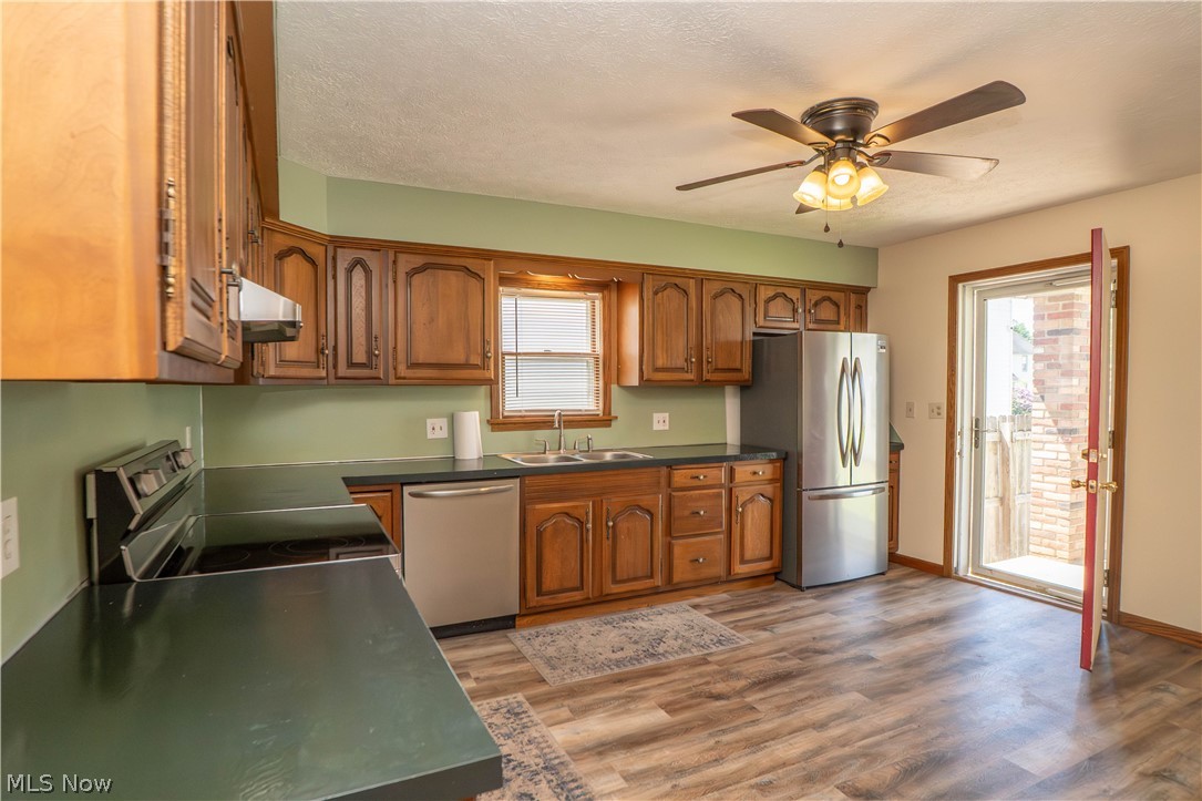 215 8th Street Southwest Massillon, OH 44647 - Photo 11 of 32