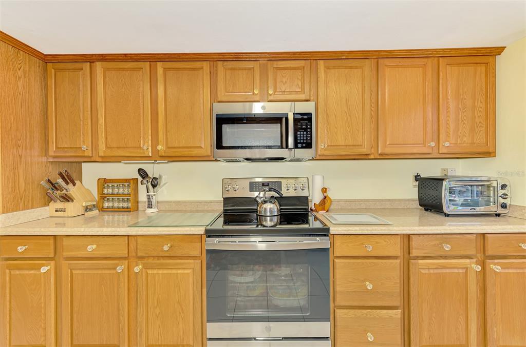 6146 Rockefeller Avenue Sarasota, FL 34231 - Photo 11 of 16