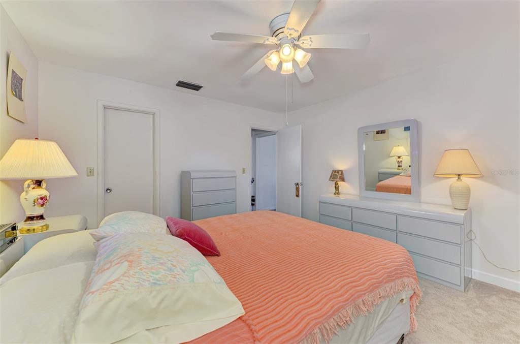 6146 Rockefeller Avenue Sarasota, FL 34231 - Photo 13 of 16