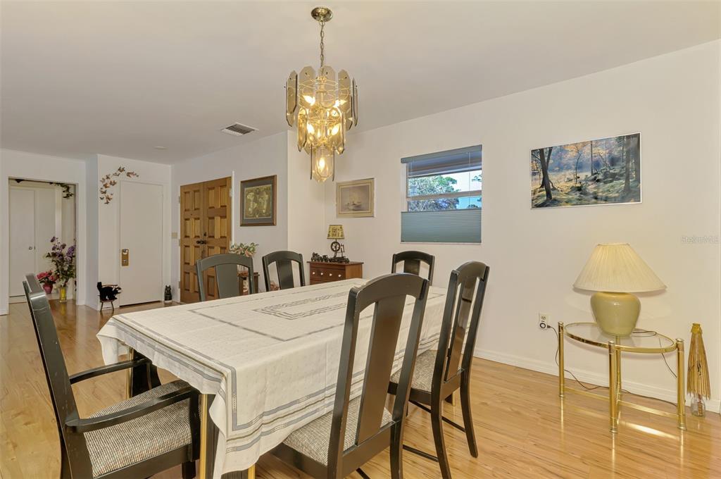 6146 Rockefeller Avenue Sarasota, FL 34231 - Photo 9 of 16