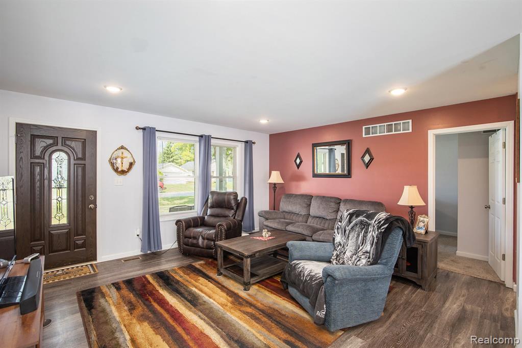 1826 Marlette Road Smiths Creek, MI 48074 - Photo 5 of 19 Gallery Image 5