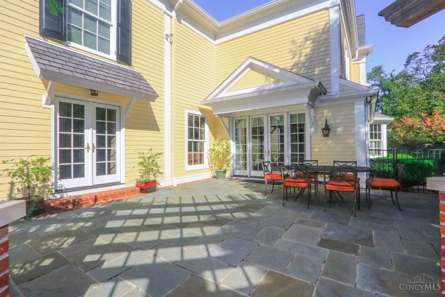 2727 Walsh Road Cincinnati, OH 45208 - Photo 6 of 21 Gallery Image 6