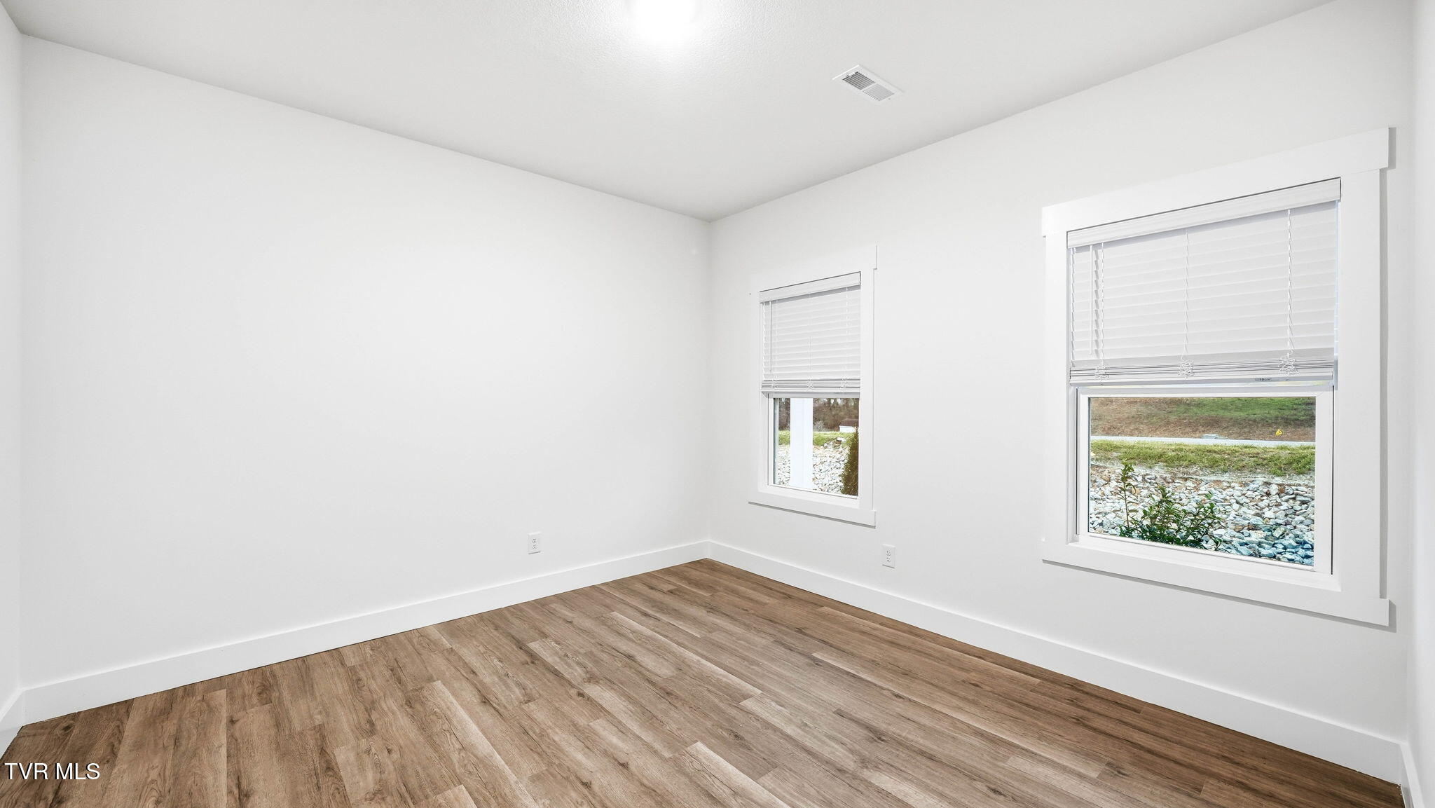 439 Rock Springs Road Kingsport, TN 37663 - Photo 14 of 39 4-web-or-mls-439 Rock Springs-12