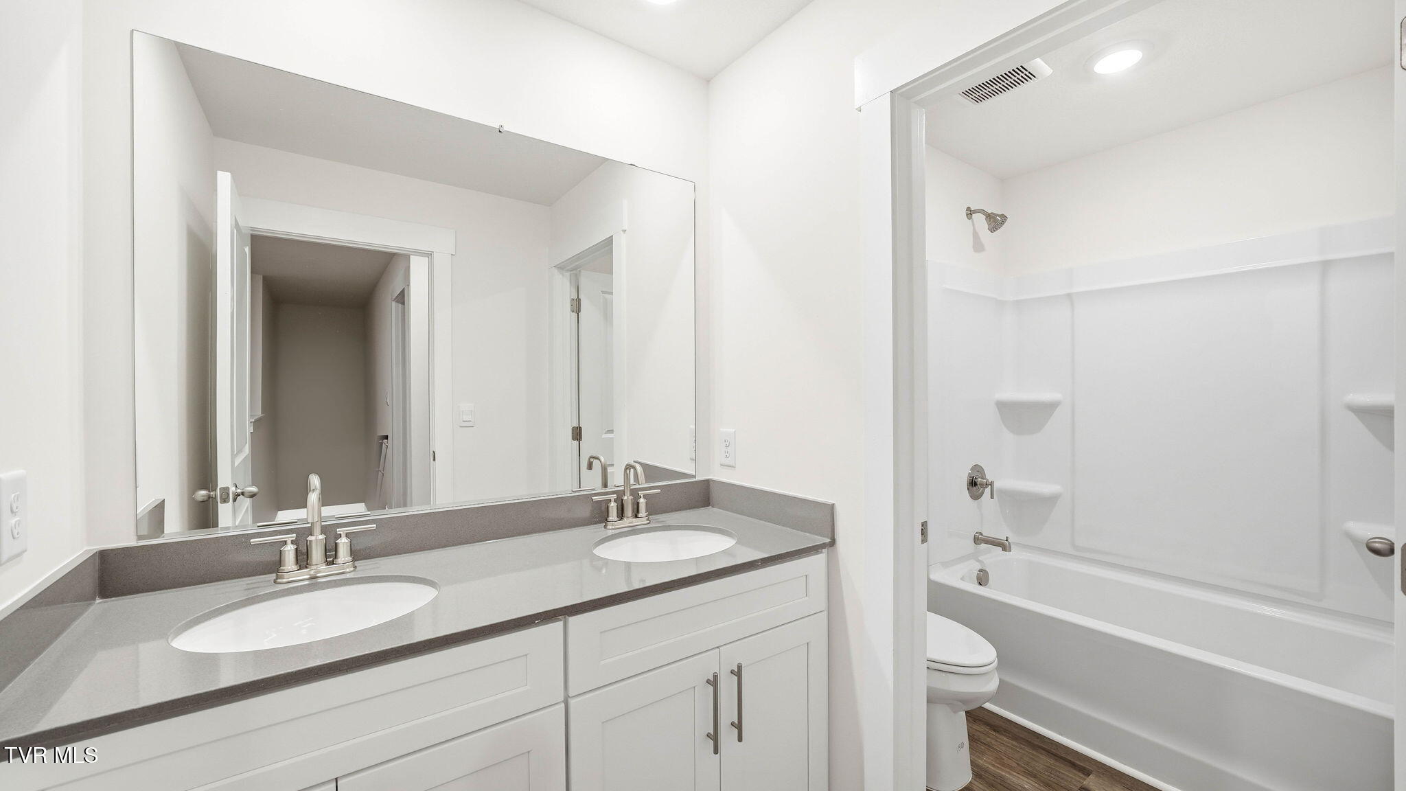 439 Rock Springs Road Kingsport, TN 37663 - Photo 27 of 39 18-web-or-mls-439 Rock Springs-25