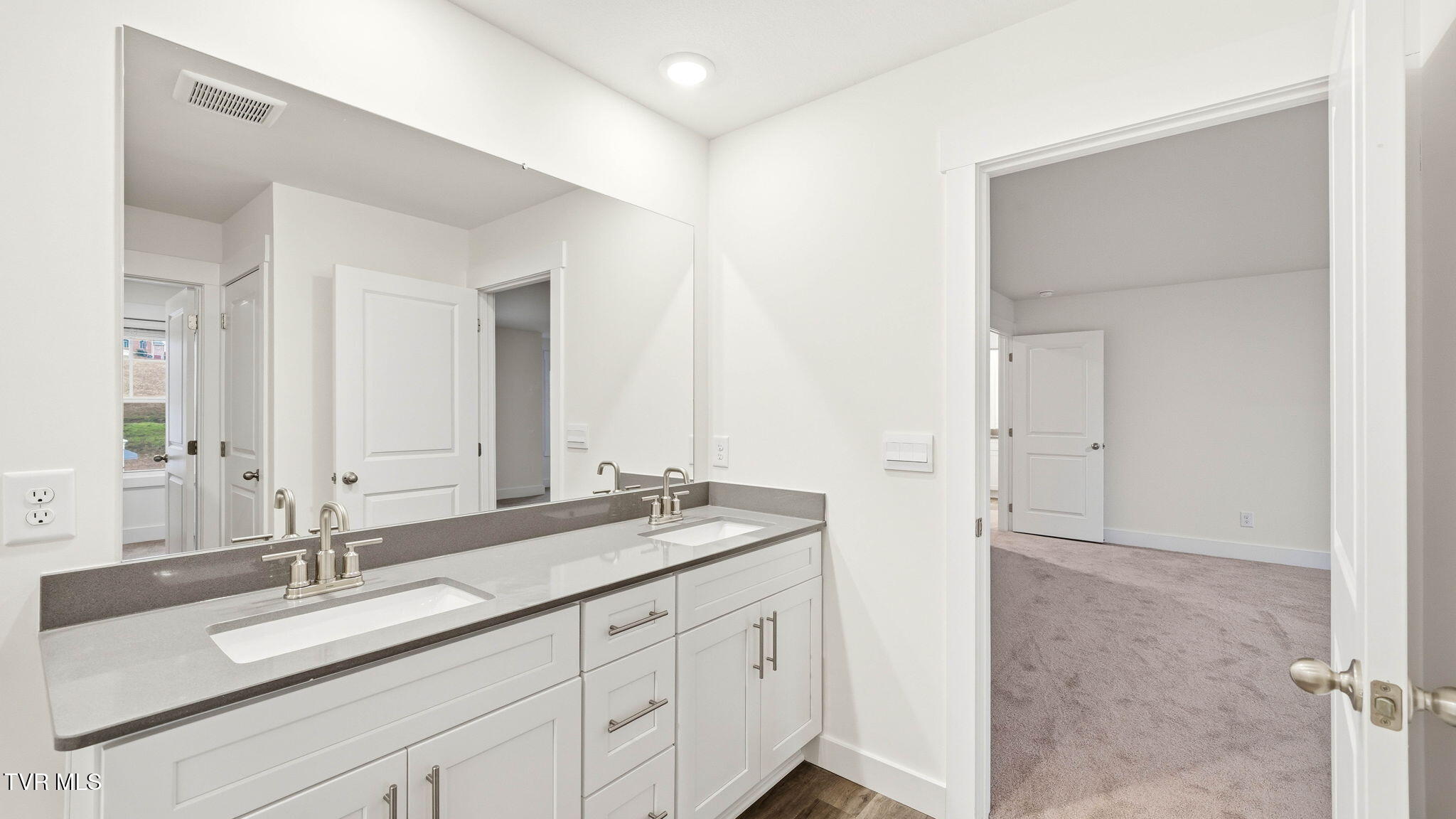 439 Rock Springs Road Kingsport, TN 37663 - Photo 33 of 39 25-web-or-mls-439 Rock Springs-31