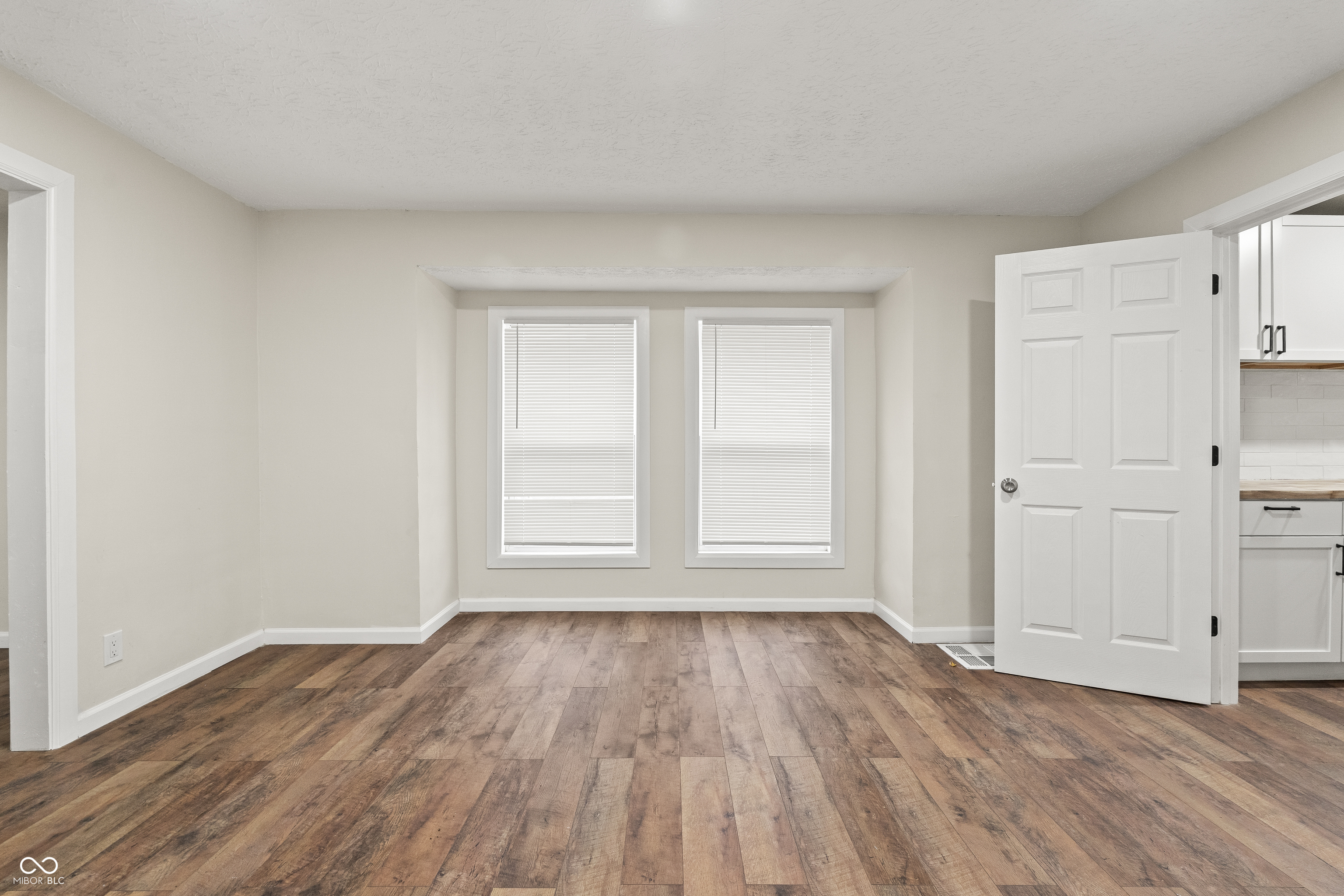 1260 Hiatt Street Indianapolis, IN 46221 - Photo 5 of 29