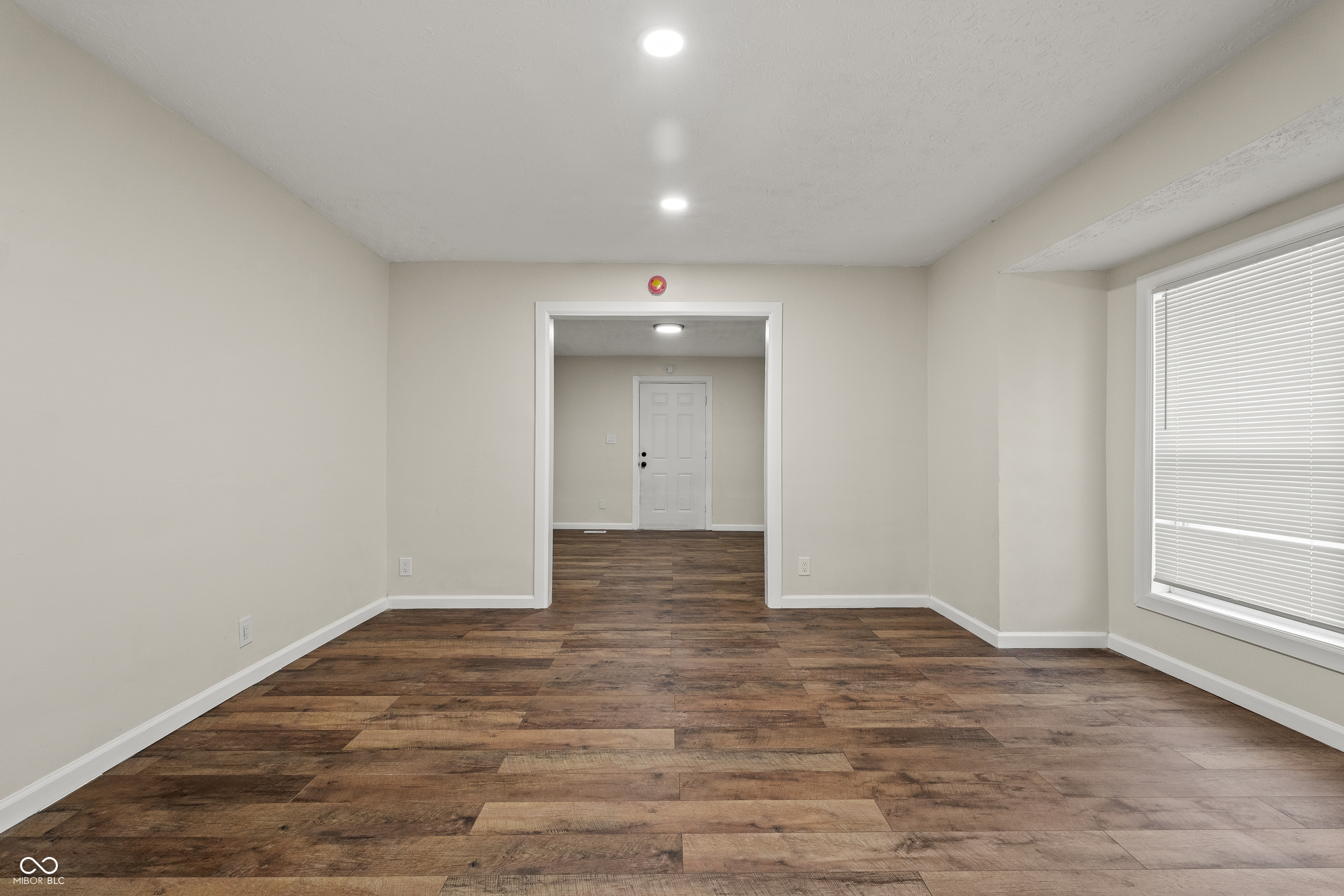 1260 Hiatt Street Indianapolis, IN 46221 - Photo 6 of 29