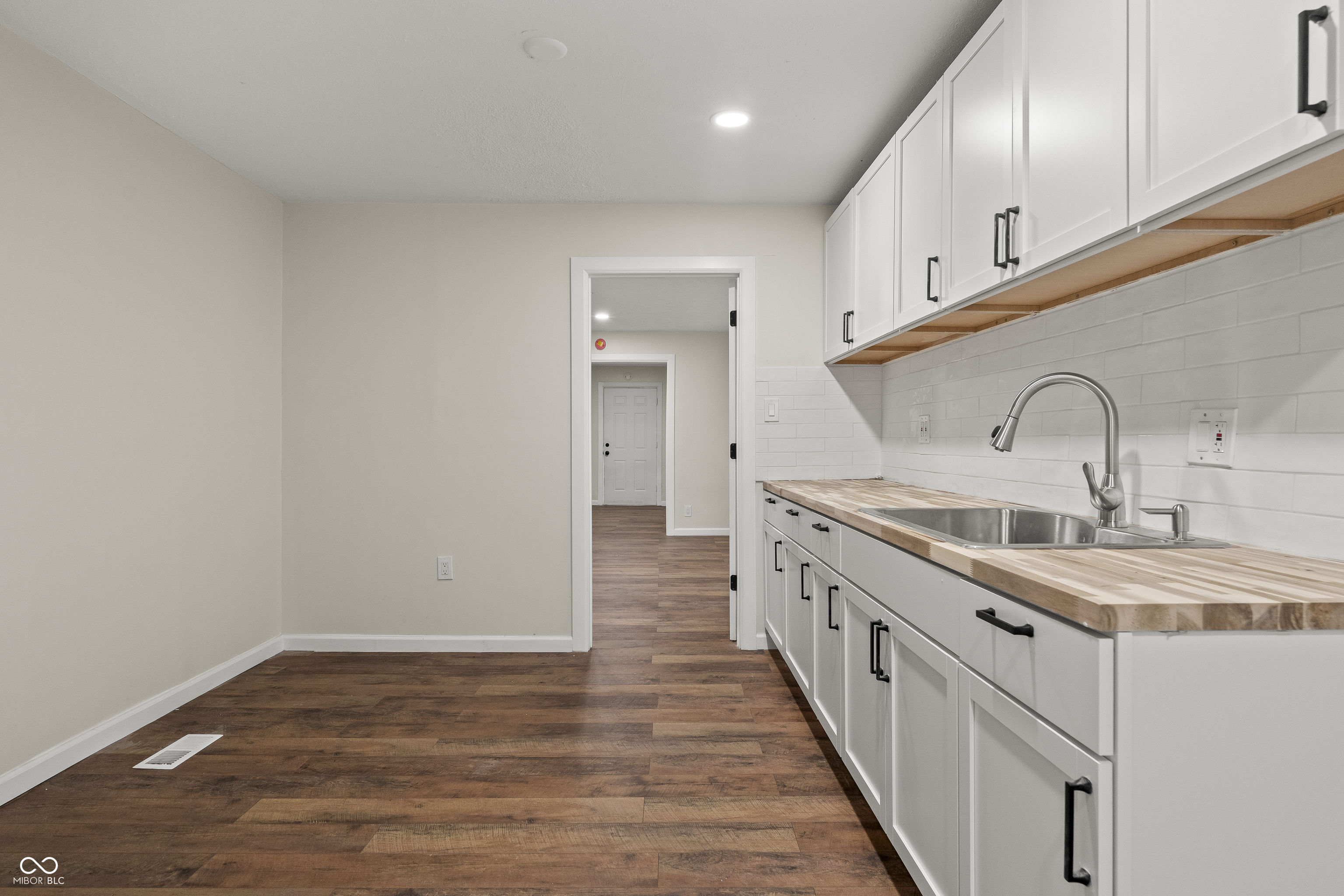 1260 Hiatt Street Indianapolis, IN 46221 - Photo 10 of 29