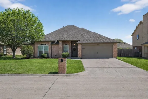 $2,500 | 402 Taos Court East, Aledo, TX 76008