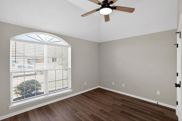 $2,500 | 402 Taos Court East, Aledo, TX 76008