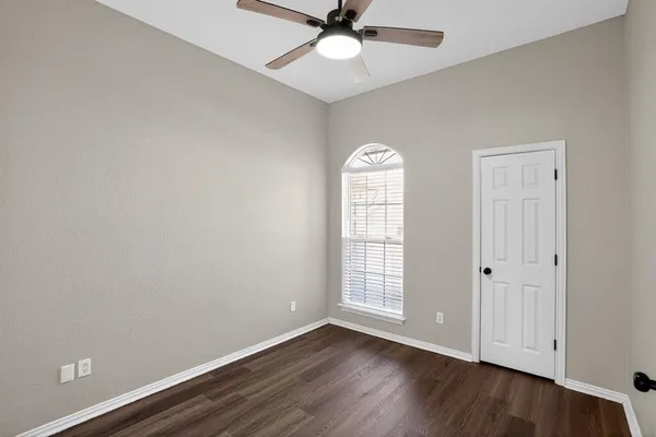 $2,500 | 402 Taos Court East, Aledo, TX 76008