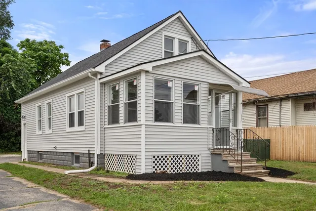 $289,900 | 32 Kent Road, Springfield, MA 01129