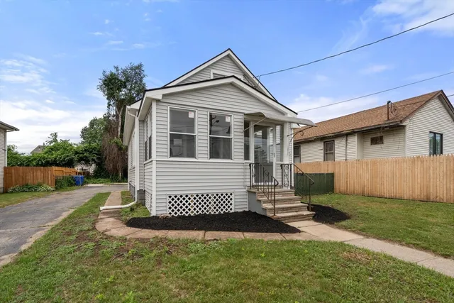 $289,900 | 32 Kent Road, Springfield, MA 01129