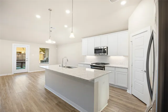 $3,000 | 19003 Yellowstone Landing Court, Cypress, TX 77433