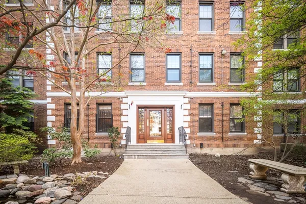 $2,950 | 64 Queensberry Street, Unit 101, Boston, MA 02215