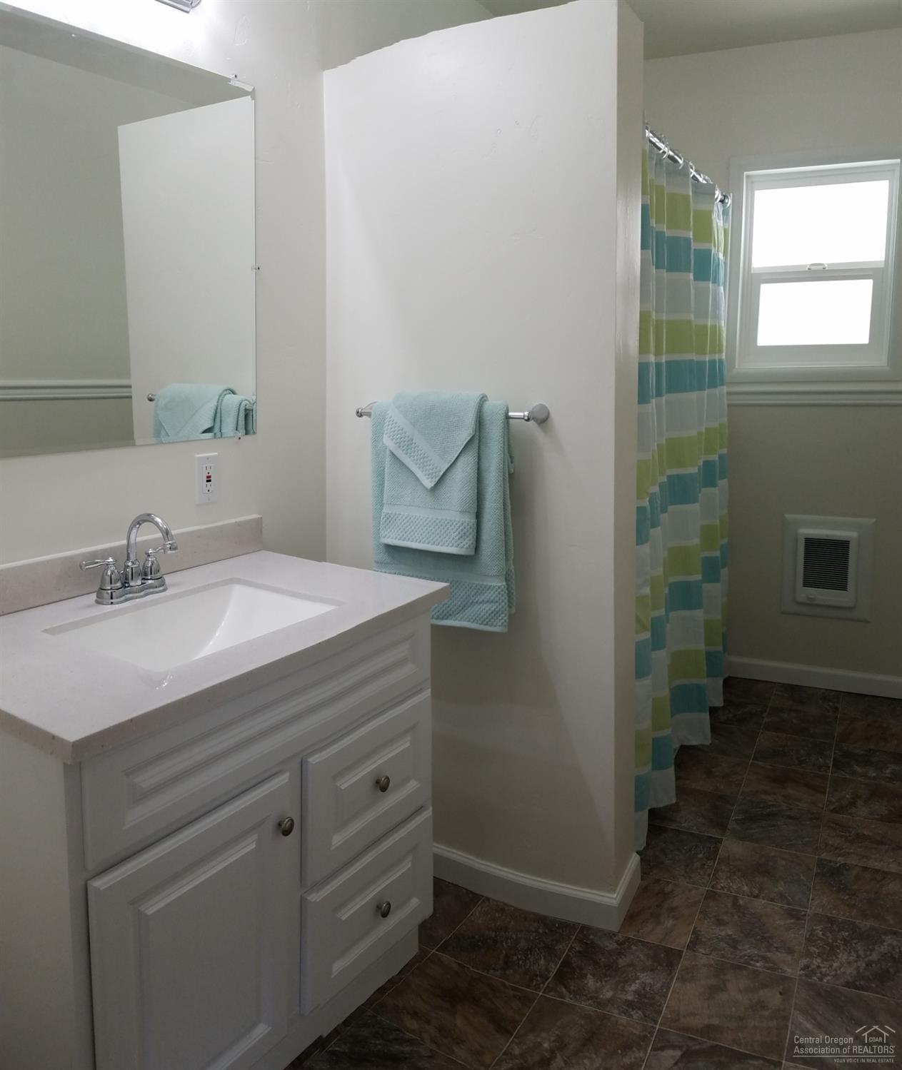 All brand new hall bathroom