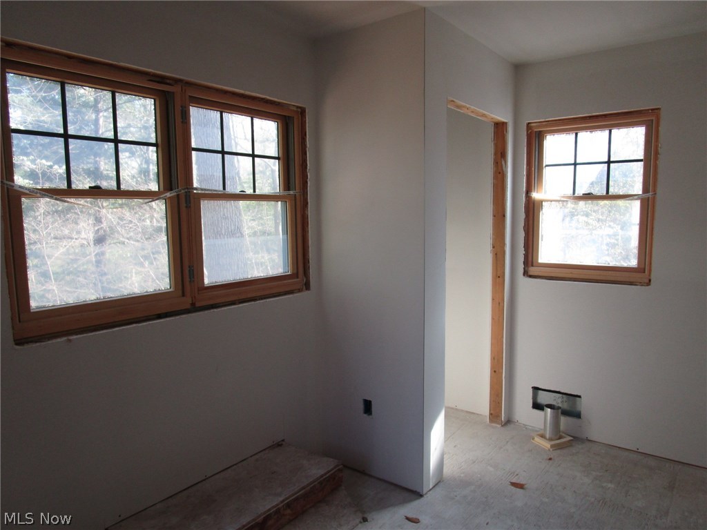5714 Clingan Road Struthers, OH 44471 - Photo 15 of 30 Another view of Laundry Room