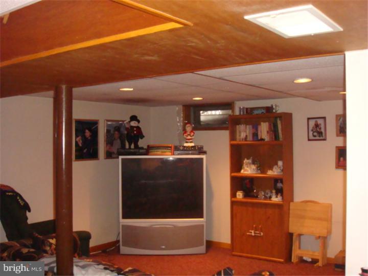 214 Tansboro Road Berlin, NJ 08009 - Photo 8 of 15 Basement - Finished