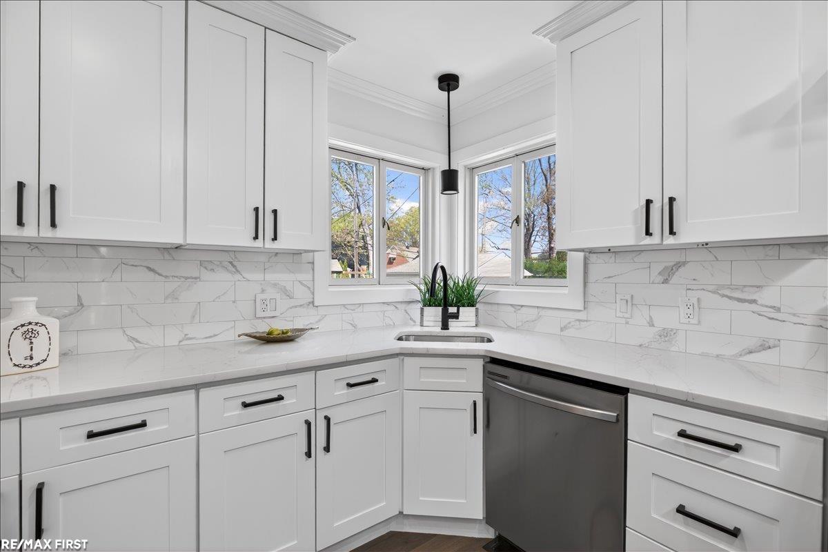 2752 Bamlet Road Royal Oak, MI 48073 - Photo 16 of 47 50205143-f58c7e15-8c41-490d-ac58-26fb332cd695.JPG