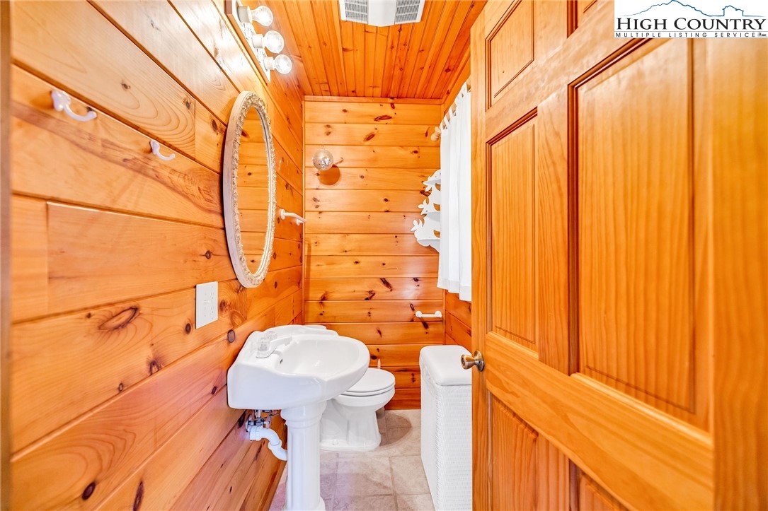 1451 Elliott Road West Jefferson, NC 28694 - Photo 16 of 33 a view of a balcony