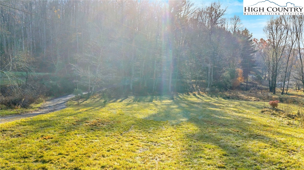 1451 Elliott Road West Jefferson, NC 28694 - Photo 4 of 33 a bathroom with a bathtub sink and shower