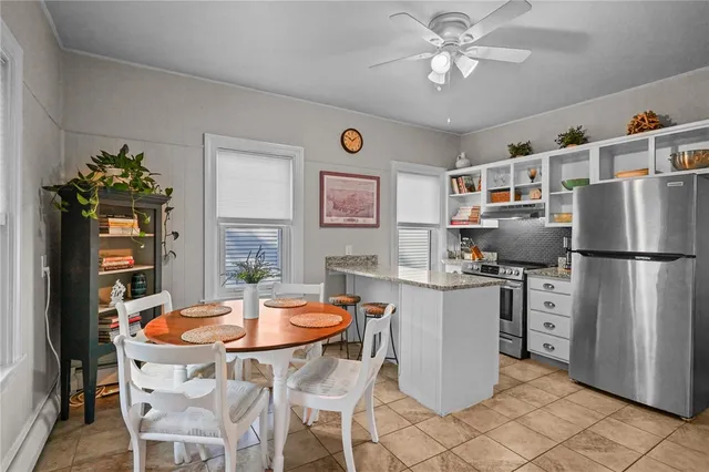 $2,300 | 48 Constitution Street, Unit 1, Bristol, RI 02809