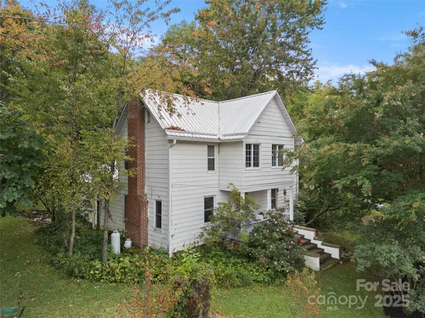 $305,000 | 27 Barkn Cove, Canton, NC 28716