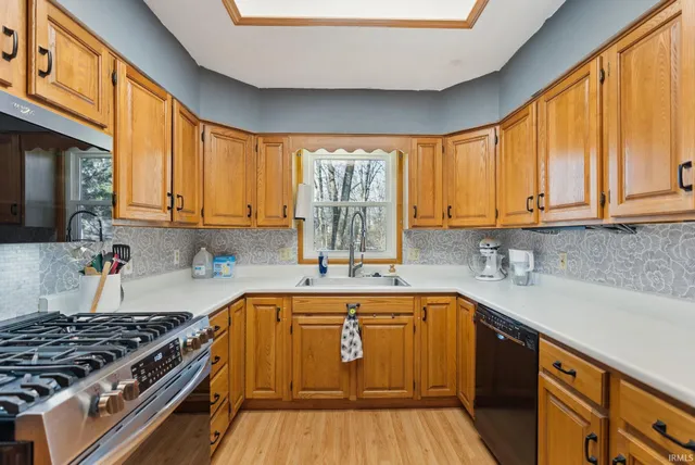 $274,900 | 9902 Spur Creek Court, Fort Wayne, IN 46825