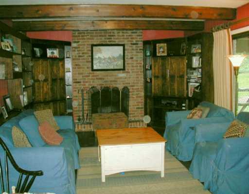 5 Chapel Oak Road Fox Chapel, PA 15238 - Photo 4 of 6 Den/Family/Great Room.