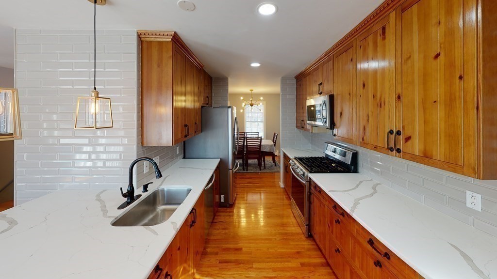 60 Santoro Road Worcester, MA 01606 - Photo 7 of 30 Gallery Image 7