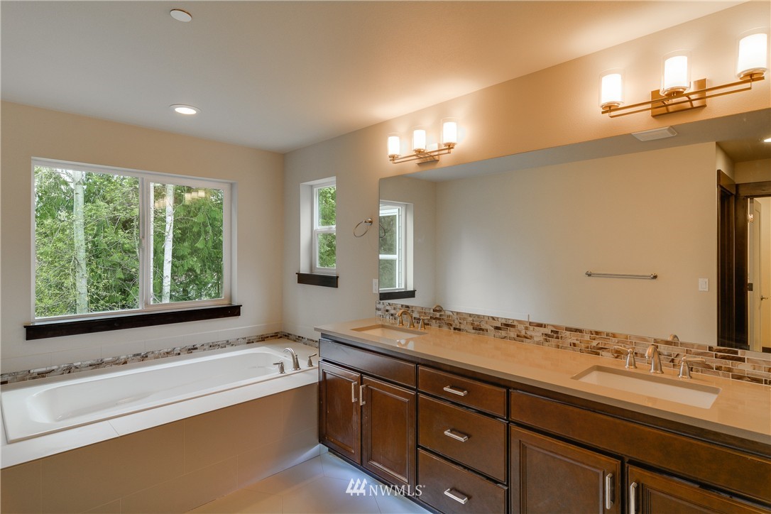 21415 9th Avenue Southeast Bothell, WA 98021 - Photo 14 of 24