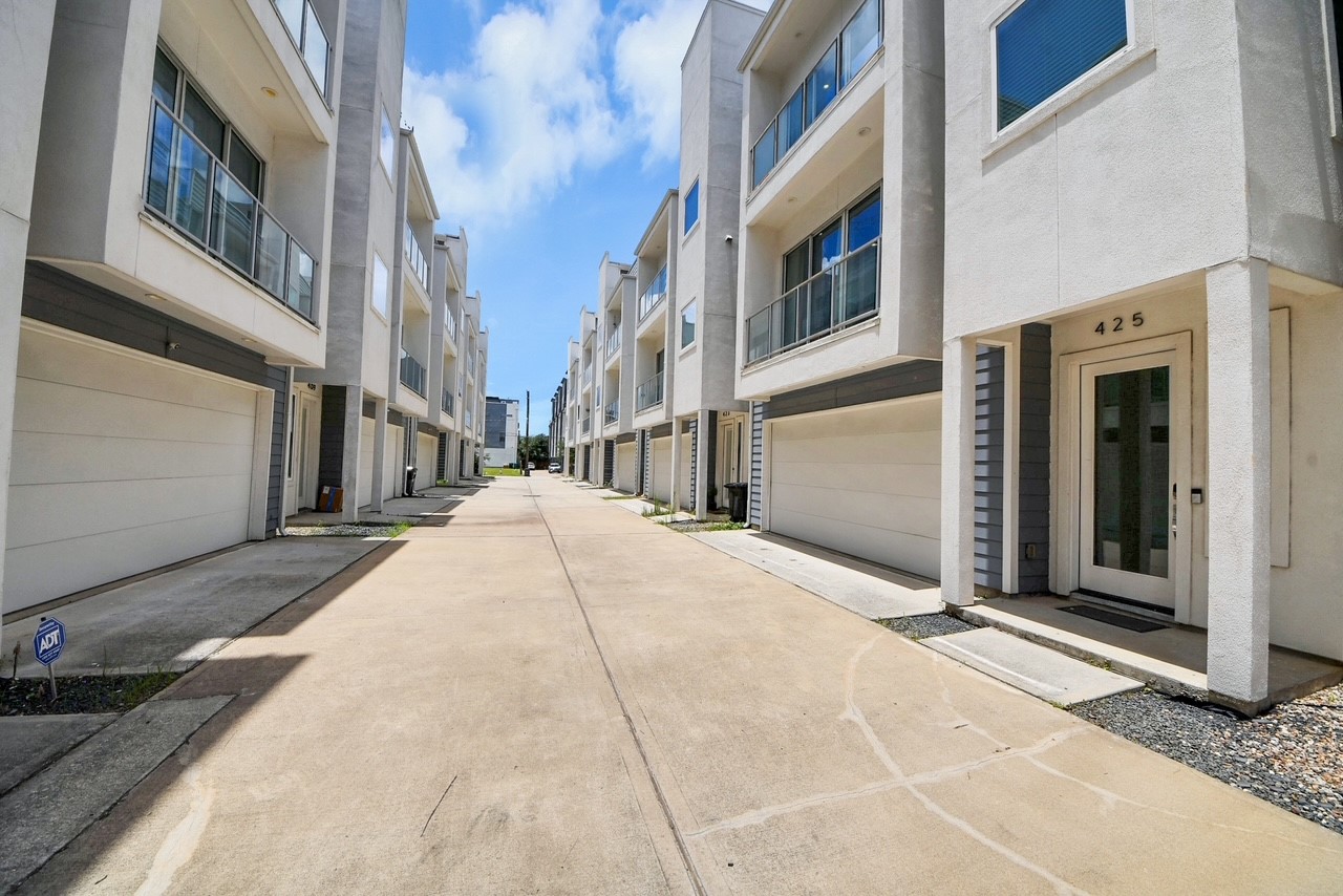 425 Gregg Street Houston, TX 77020 - Photo 2 of 33