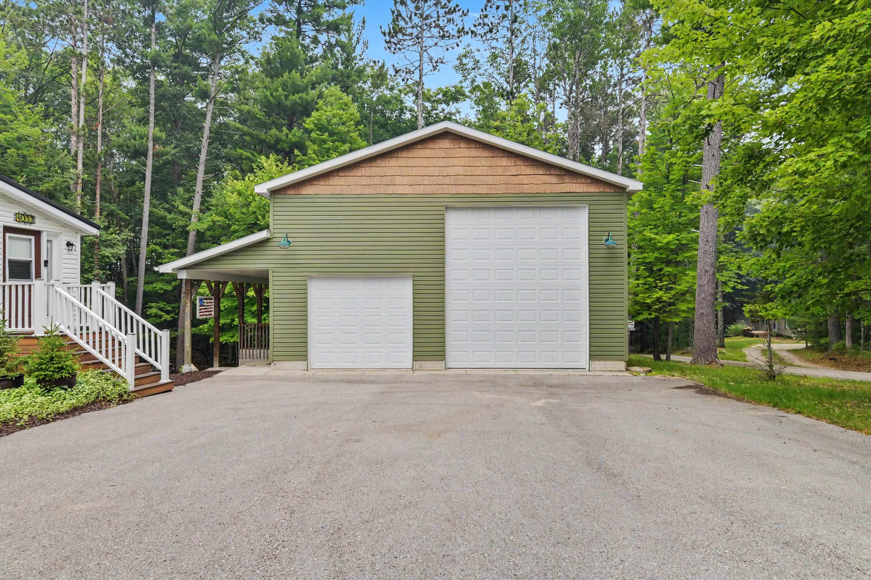 4033 Harolds Road Traverse City, MI 49696 - Photo 2 of 48 Gallery Image 2