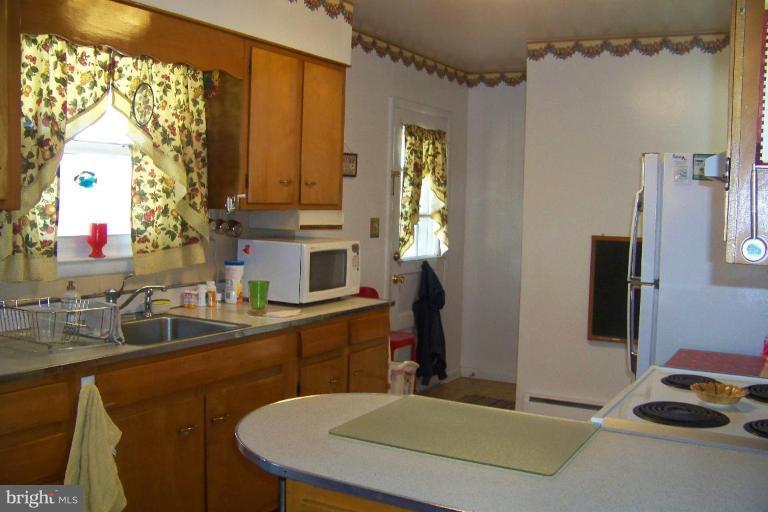 5347 Wendy Road Sykesville, MD 21784 - Photo 3 of 14 Kitchen