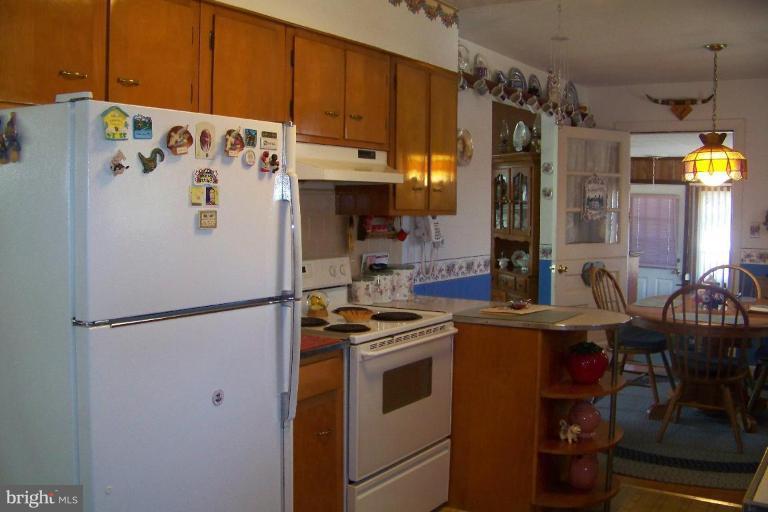 5347 Wendy Road Sykesville, MD 21784 - Photo 8 of 14 Kitchen/Dining Room