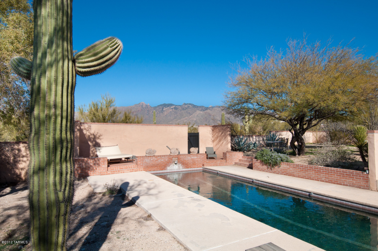 4550 North Hacienda Del Sol Road Tucson, AZ 85718 - Photo 9 of 32