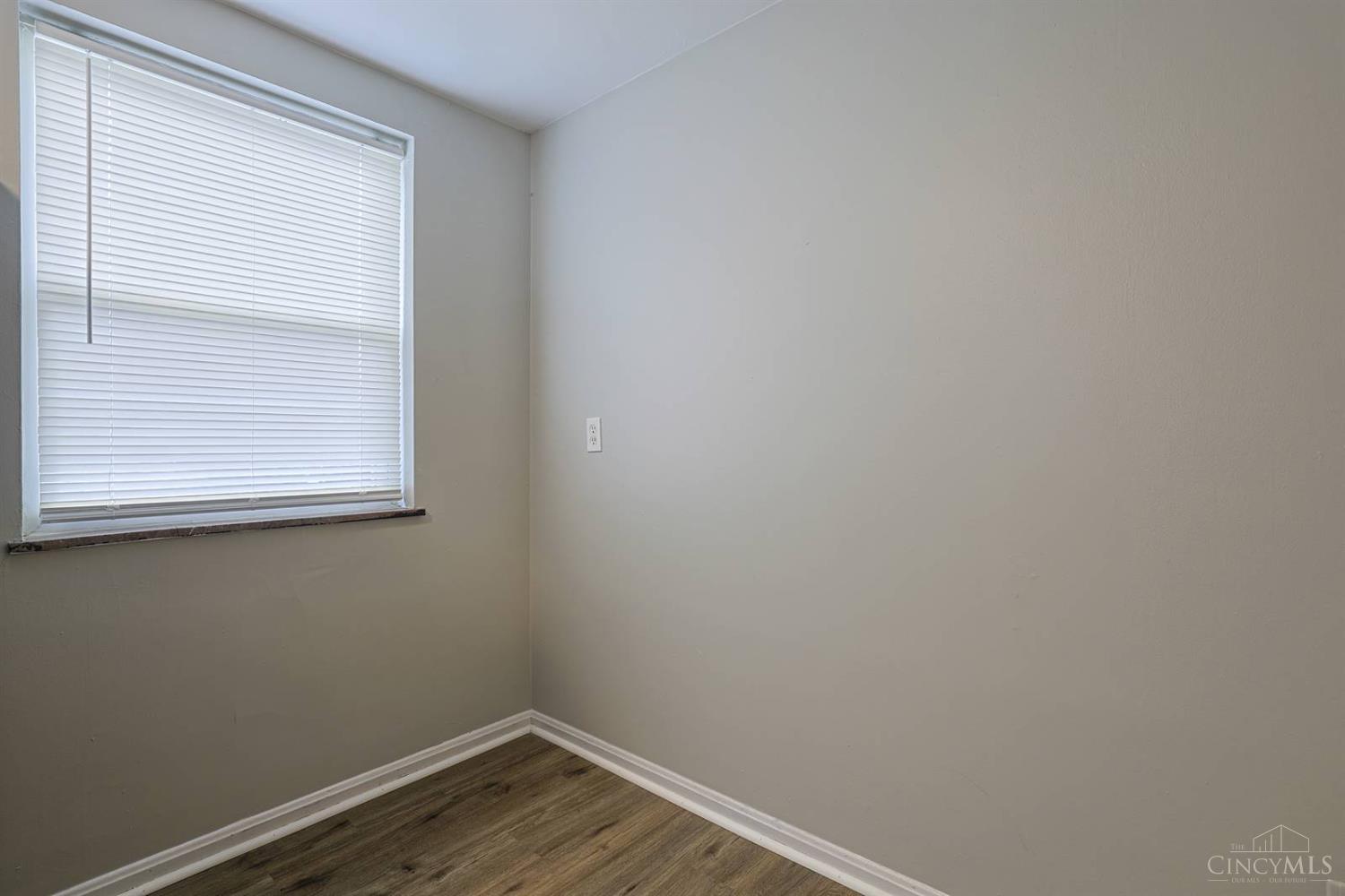 6800 Cheviot Road Cincinnati, OH 45247 - Photo 12 of 35