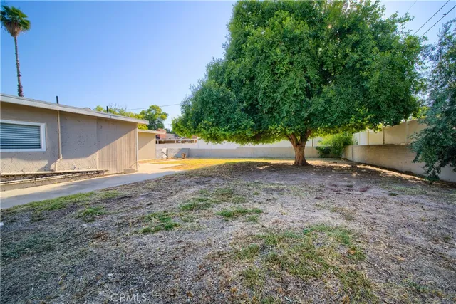 $2,750 | 214 East Marshall Boulevard, San Bernardino, CA 92404
