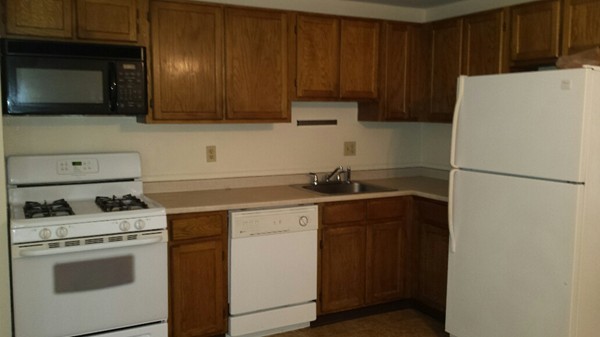 108 Roper Street, Unit E Lowell, MA 01852 - Photo 3 of 25 Gallery Image 3