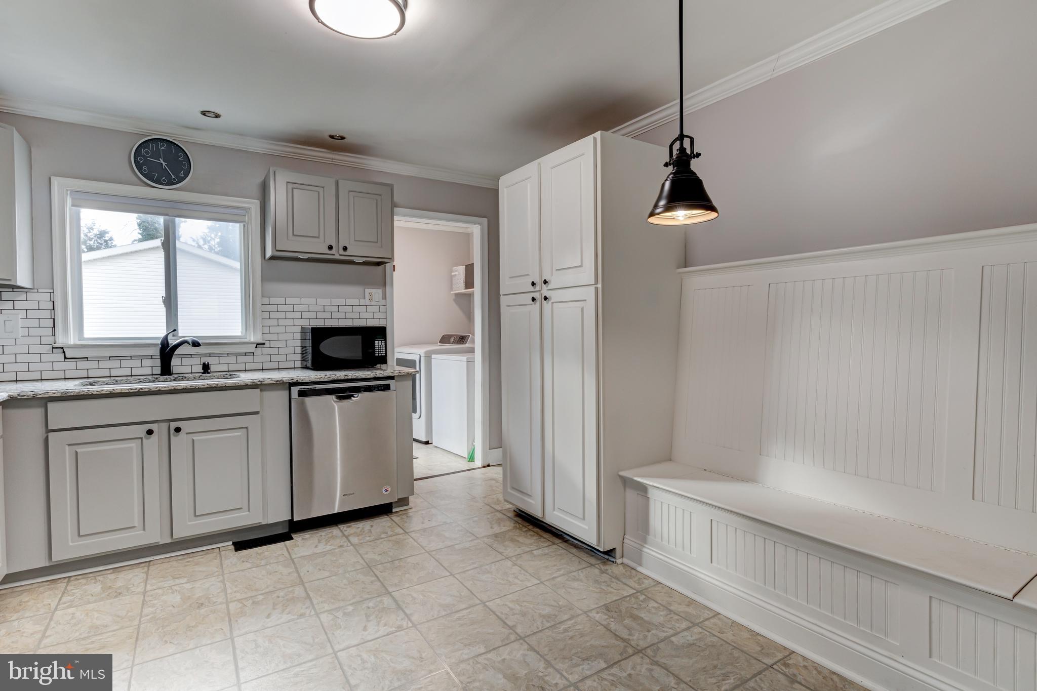 13210 Maple Grove Road Reisterstown, MD 21136 - Photo 6 of 27 Kitchen Built-in Bench