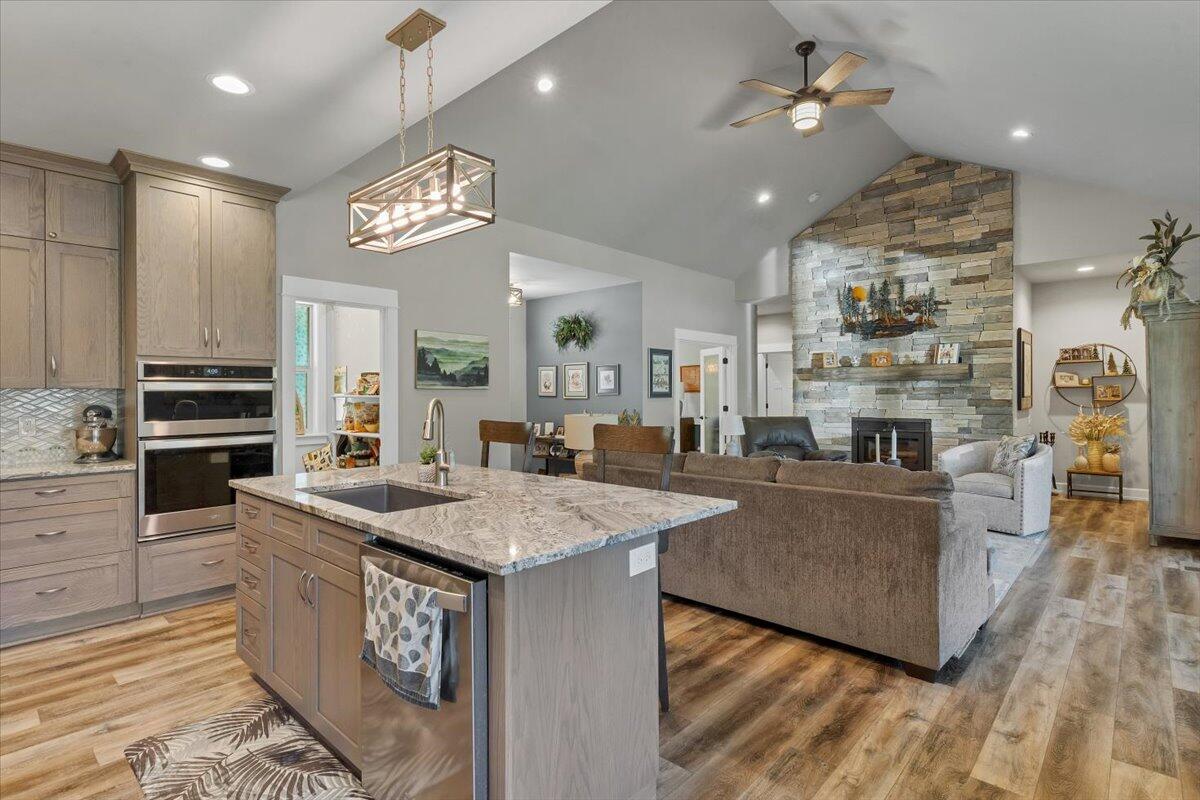 23757 Santiam Way Lyons, OR 97358 - Photo 14 of 51 20-DSC09333