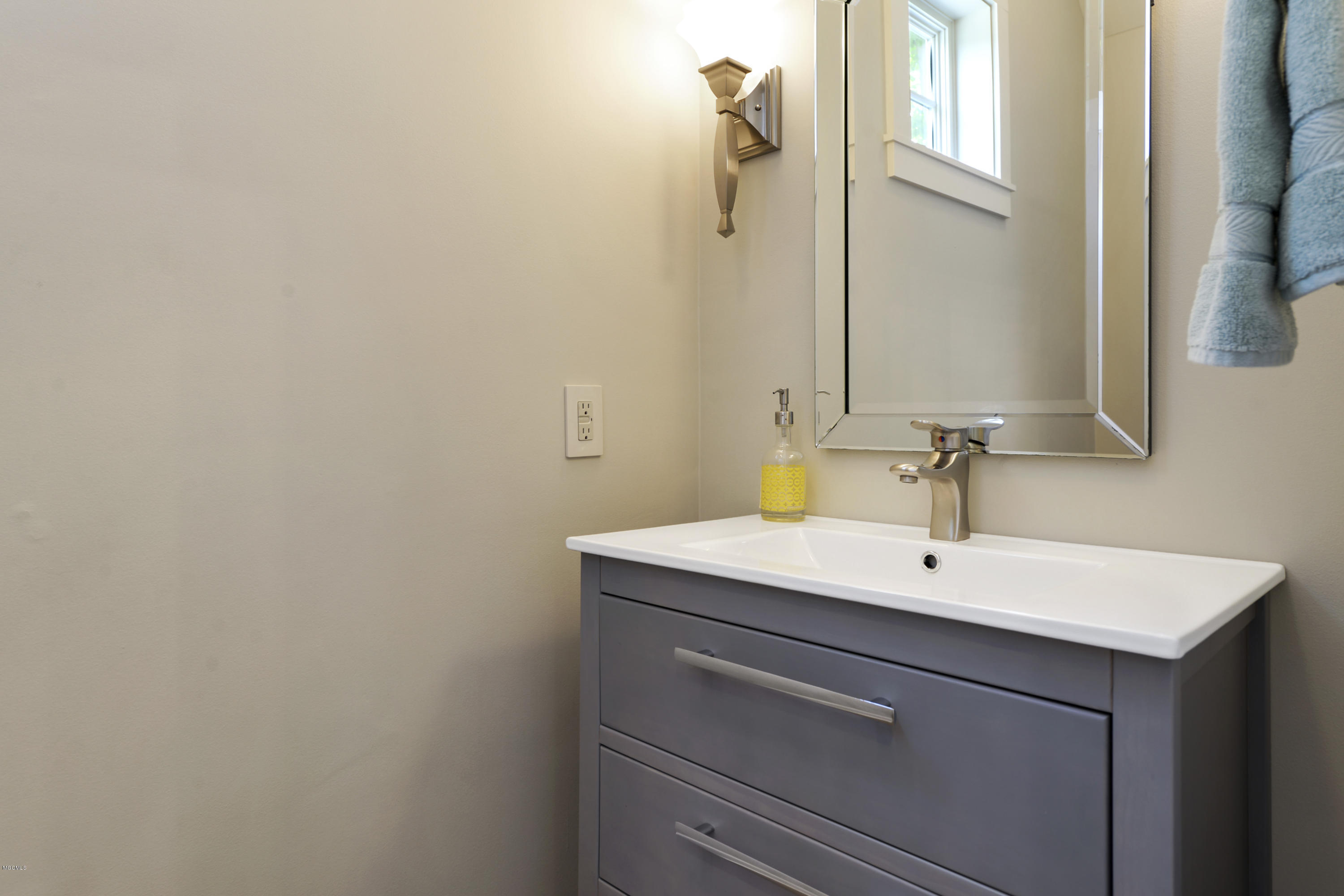 4 Mulberry Place Ocean Springs, MS 39564 - Photo 11 of 34 011