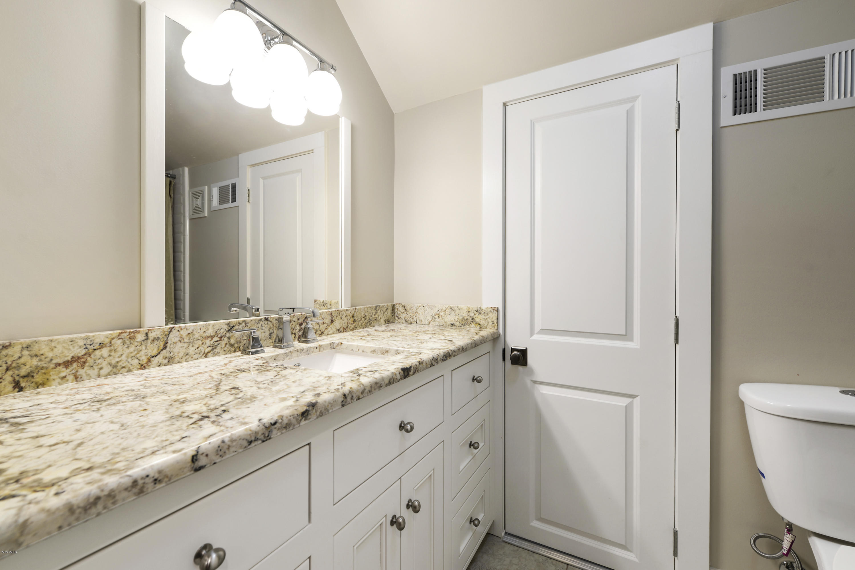 4 Mulberry Place Ocean Springs, MS 39564 - Photo 29 of 34 029