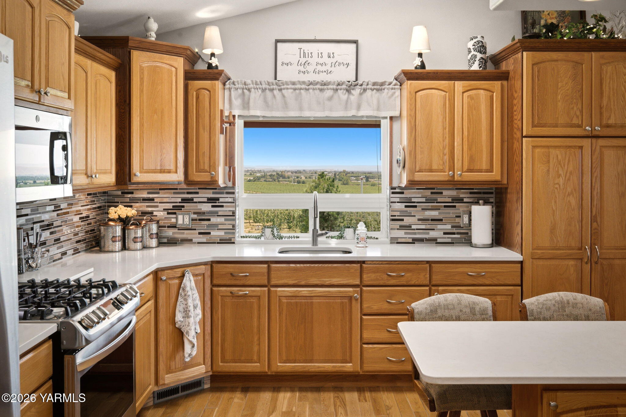 347 Ballard Road Zillah, WA 98953 - Photo 17 of 33 17 Kitchen