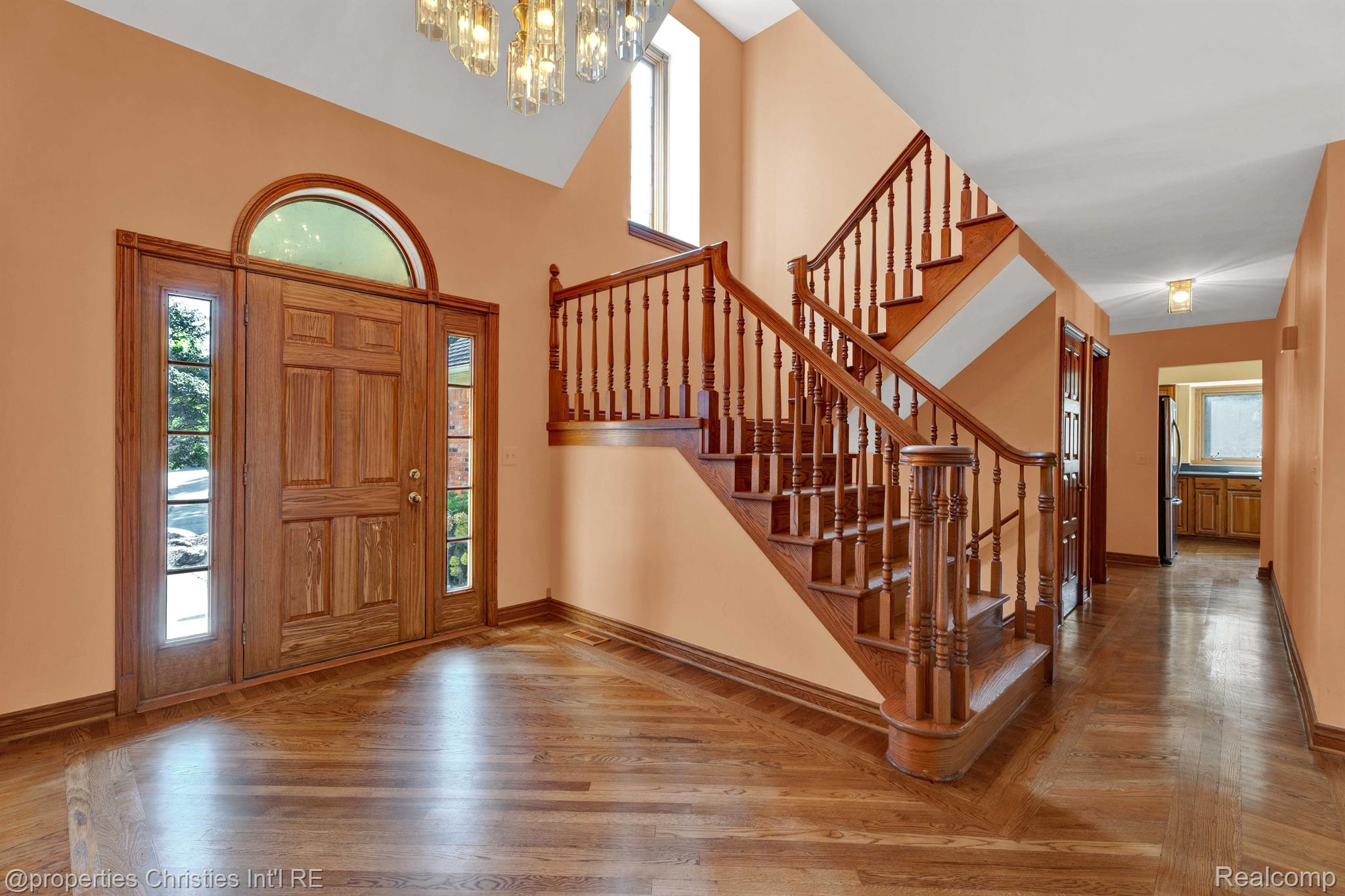 2160 Reagan Drive Rochester, MI 48309 - Photo 4 of 60