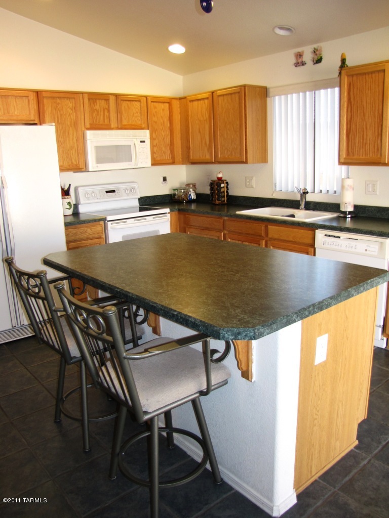 2368 West Rousseau Street Tucson, AZ 85741 - Photo 5 of 31