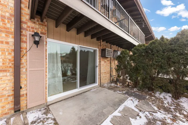 $260,000 | 840 East Old Willow Road, Unit 116, Prospect Heights, IL 60070