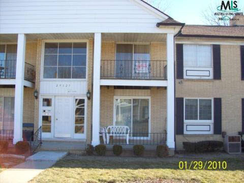 29125 Hayes Road, Unit A16 Warren, MI 48088 - Photo 1 of 12 933536.JPG